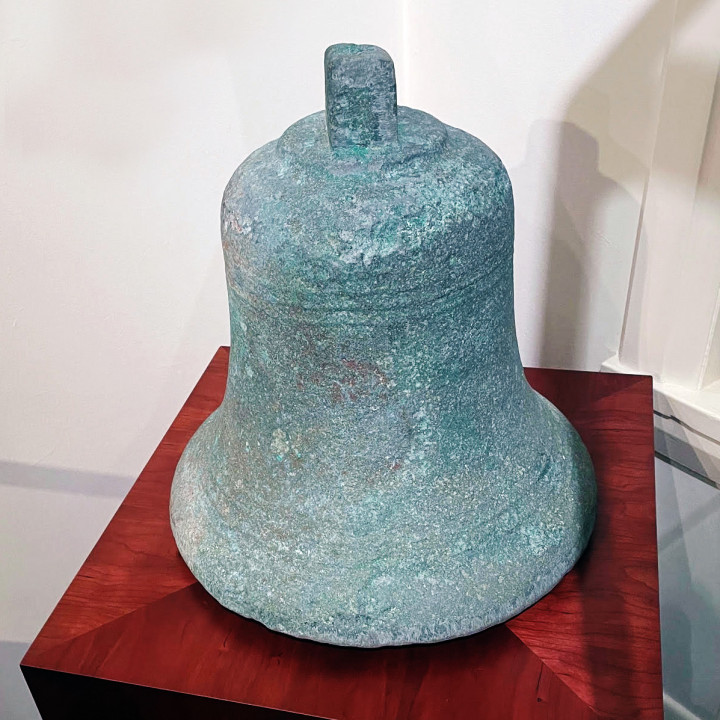 Bronze bell from the Dutch ship DELTA