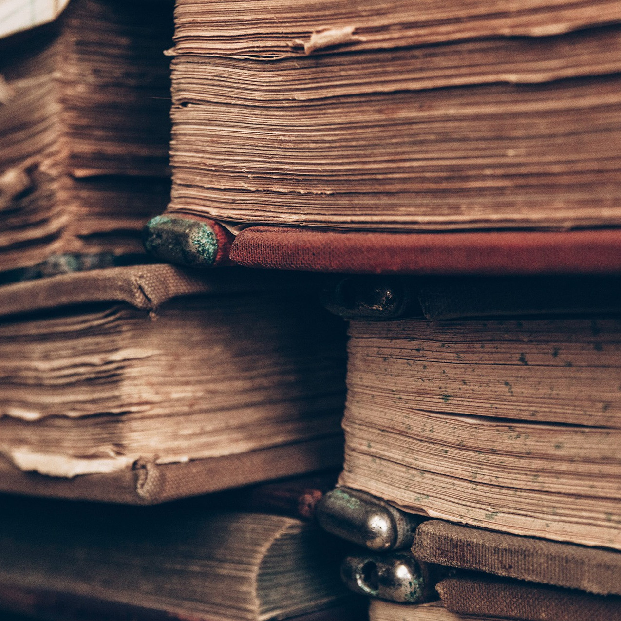 Old books. Image by Bohdan Chreptak from Pixabay