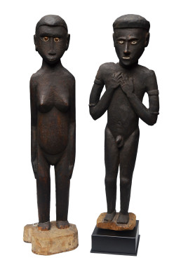 Pair of Ancestor Figures. Silentworld Foundation Collection. Image: Todd Barlin/Oceanic Art Australia.