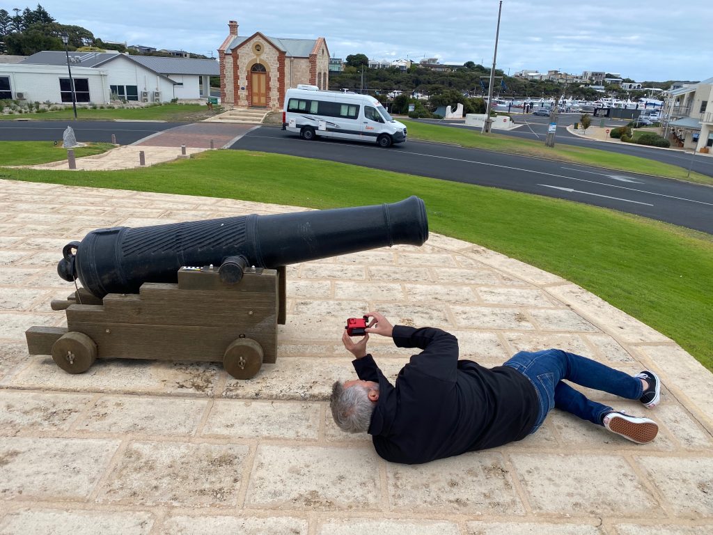James Hunter photographing a cannon for photogrammetry